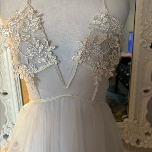 Roma Confidential sheer,sexy Nighty ostrich feather trim white lingerie - Picture 3 of 5